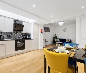 🏡 Beautiful Property - 5 mins walk from Wood Green 🏡 Room 3 - Photo 5