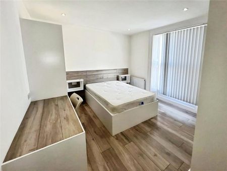 1 bedroom in a house share to rent - Photo 4