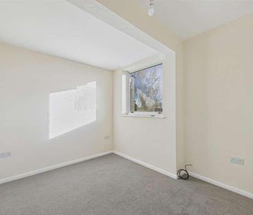 Hollymount, Worcester, WR4 - Photo 2