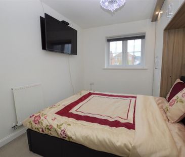 3 bedroom House To Let - Photo 2
