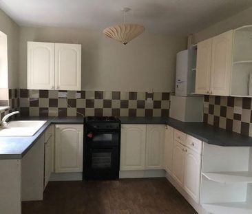 3 bedroom mews to rent - Photo 2