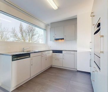 Appartement mansardé à la périphérie de la ville - Photo 2