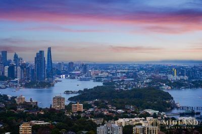 Experience Unrivalled Luxury with Iconic Harbour Views - Photo 2