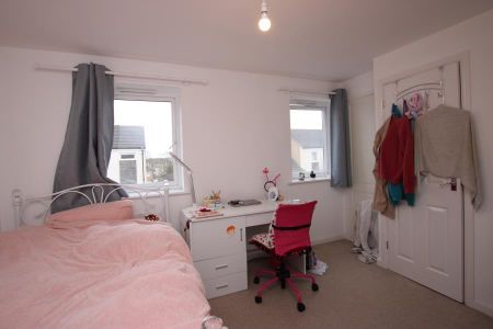 4 bedroom terraced house to rent - Photo 3