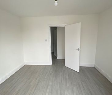 2 Bed Flat, Manton House, CV2 - Photo 4