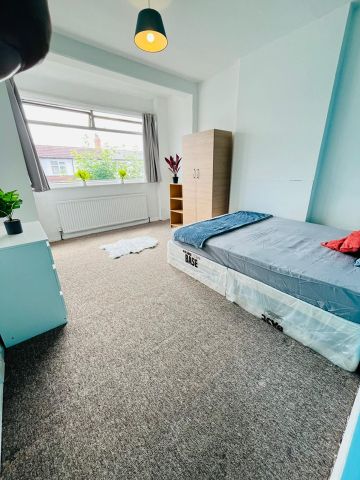 Room in a Shared House, Couples Allowed, SW16 - Photo 2