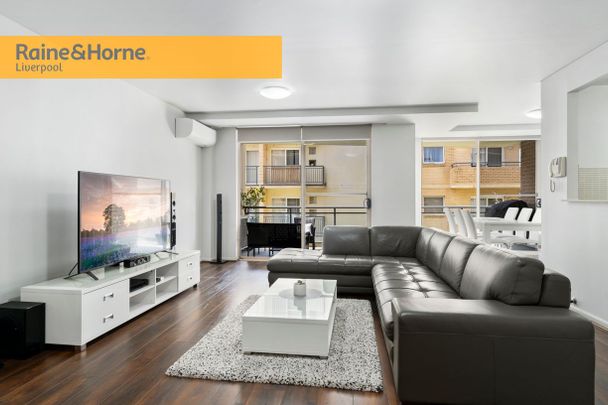 Style, Space and Comfort - Photo 1