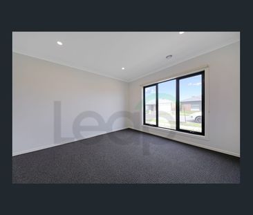 🏡 4-Bedroom House in Wallan - Photo 5