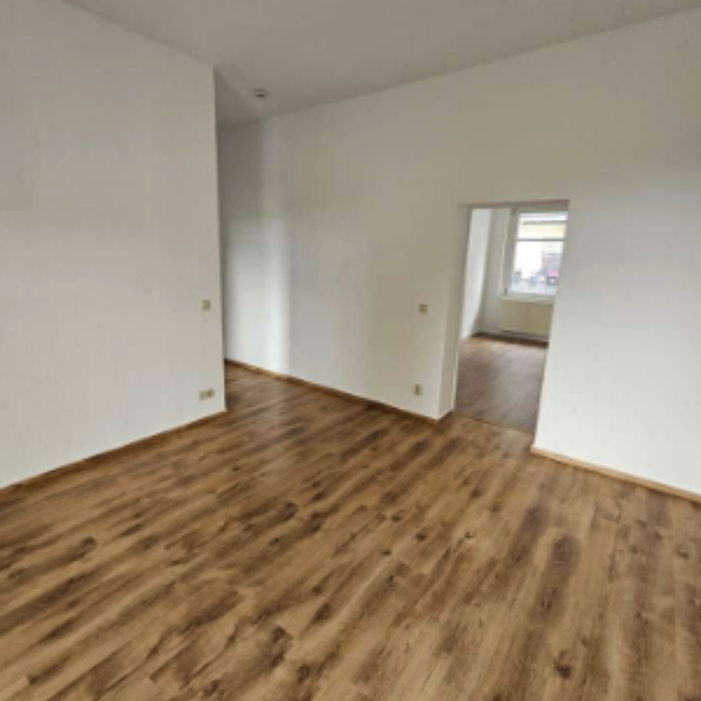 Frisch renovierte helle 2-Raum-Wohnung mit Balkon und Stellplatz - Photo 1