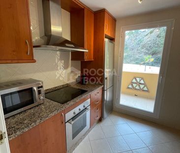 Luxury 3 Bedroom Apartment in Marbella East - Photo 1