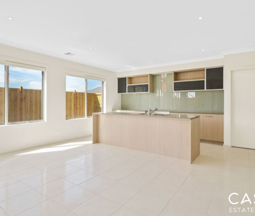 19 Savage Way, Clyde North - Photo 5