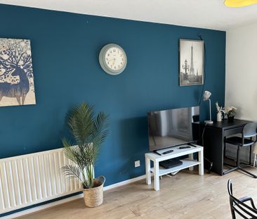 Attractive and comfortable 2-bedroom semi detached property in Milt... - Photo 1