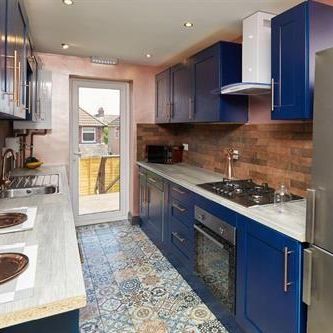 4 bedroom terraced house to rent - Photo 1