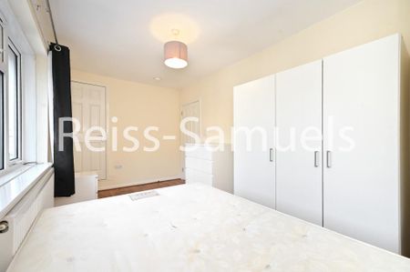 4 bedroom end of terrace house to rent - Photo 5