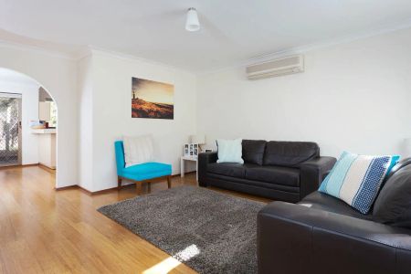 “LOW MAINTENANCE 2 BED VILLA” - Photo 5