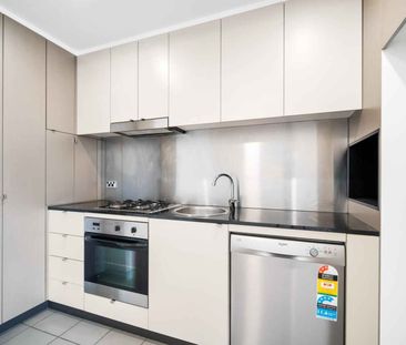 SPACIOUS ONE BEDROOM FOR LEASE! - Photo 6