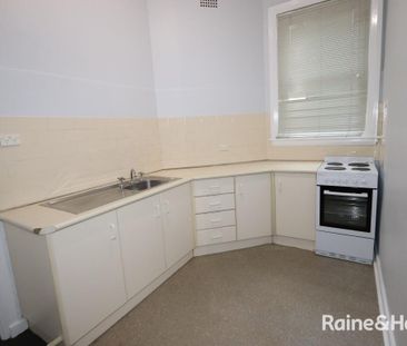 Large bedsit -Available 24/12/25 !!!! - Photo 3