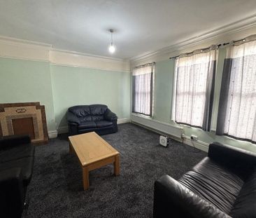 4 bedroom terraced house to rent - Photo 1