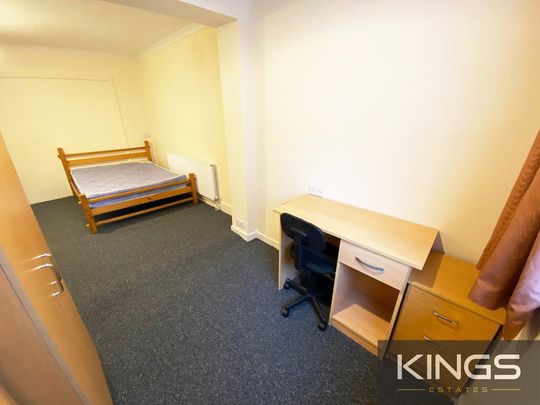 5 bedroom semi-detached house to rent - Photo 1