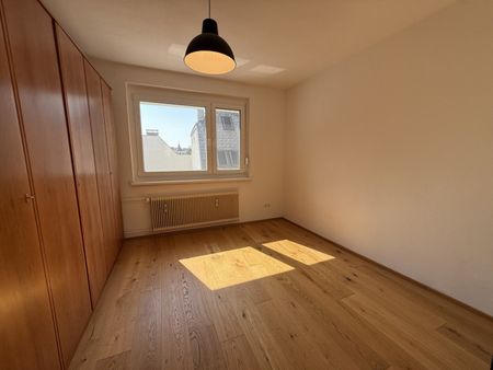 Wohnen in der Innenstadt – Helle 3-Zimmer-Wohnung mit Terrasse & Domblick - Photo 3