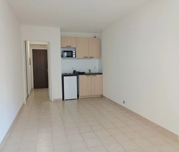 Location Appartement 1 pièce 25m² CANNES 06400 - Photo 2