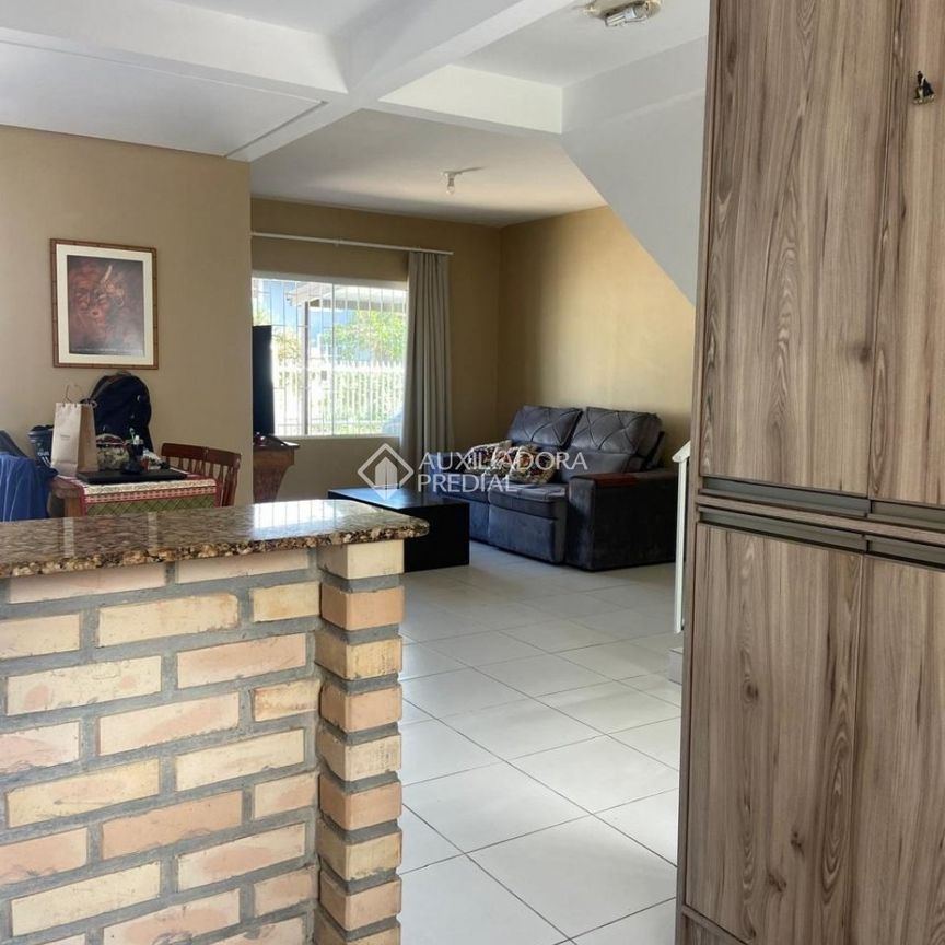 Casa com 3 quartos e 150m² para alugar em Campeche, Florianópolis. - Photo 1