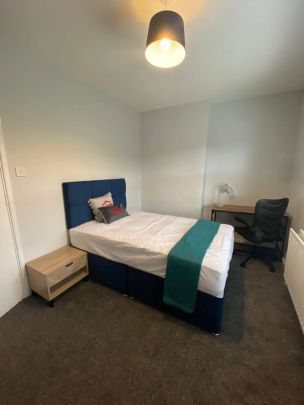 Myrtle Road (2 bed flat) - Photo 1