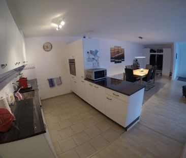 Moderne 3.5-Zimmer-Terrassenwohnung im 8. Stock mit herrlicher Auss... - Foto 5