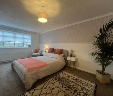 4 bedroom link detached house to rent - Photo 1