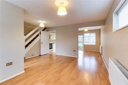 3 bedroom end of terrace house to rent - Photo 2