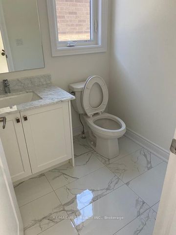 For Lease - 1362 Blackmore Street, Innisfil, Ontario - Photo 3