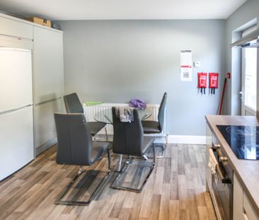 One-Bedroom House share - Photo 6