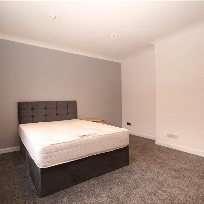 Fir Tree Road, Guildford, Surrey, GU1 1JW - Photo 1