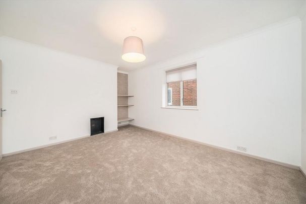 3 bedroom maisonette to rent - Photo 1