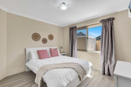 Port Kennedy - Photo 2