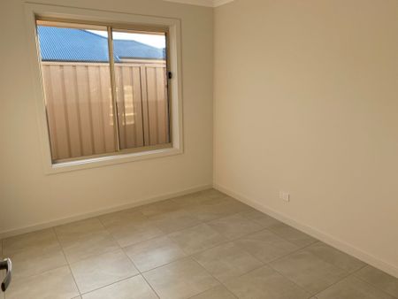 Peaceful Living in Popular Family Suburb - Photo 4