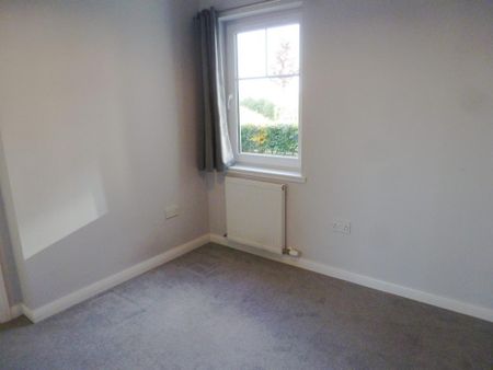 2 bedroom end of terrace house to rent - Photo 4