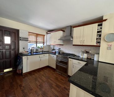 2 bedroom terraced house to rent - Photo 4