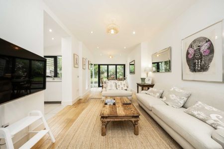 Victoria Road, Queens Park, NW6, London - Photo 2