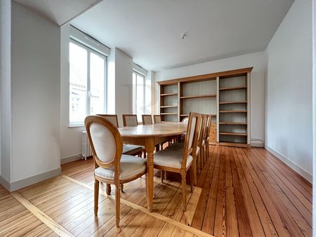 Location Maison 7 pièces 213m² - Photo 3