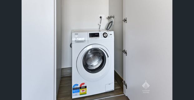 Furnished Two-Bedroom Apartment for Lease @ Caulfield Village - Photo 1