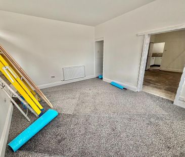 3 bedroom end of terrace house to rent - Photo 1