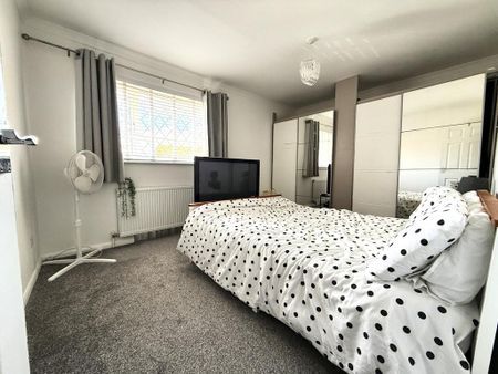 2 bedroom terraced house to rent - Photo 2