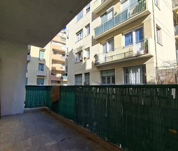 Location Appartement 2 pièces 50m² NICE 06000 - Photo 6