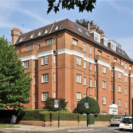 Generous and well-proportioned , newly refurbished penthouse apartment set on the top floor of an imposing period development - Photo 1