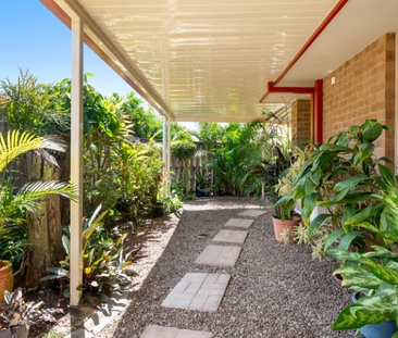 Stylish Low-Set Family Home in Prime Tingalpa Location - Photo 4