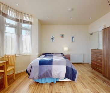 Studio to rent - Photo 3