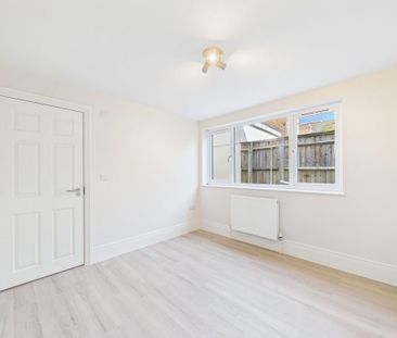 2 bedroom ground floor flat to rent - Photo 2