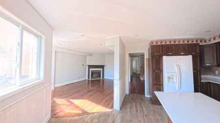 For Lease - 105 Widgeon Street, Barrie, Ontario - Photo 2