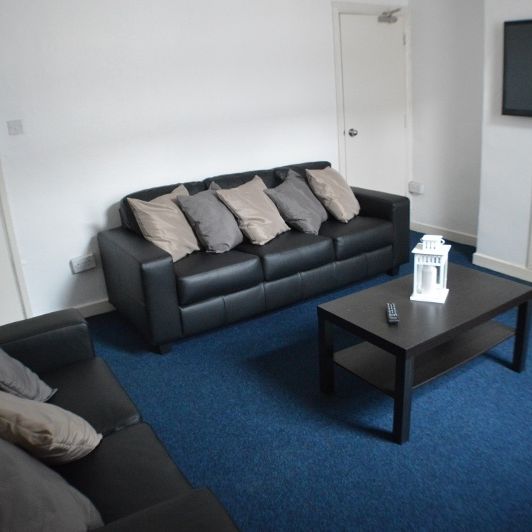 5 Bed Terraced House, Wimbourne Road, NG7 - Photo 1